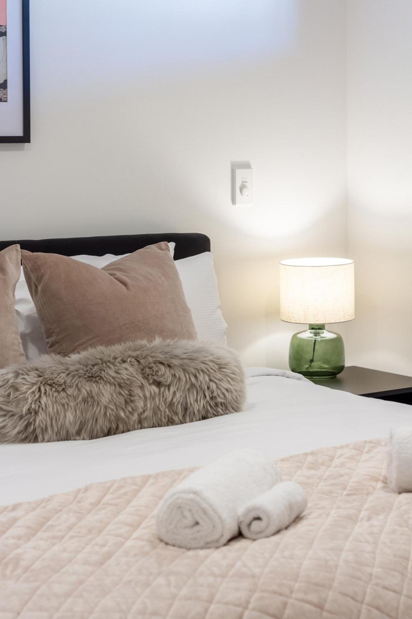 Cozy 1-Bed Apartment With Park Views, Sleeps 4 크라이스트처치 외부 사진